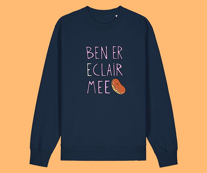 Niet Nu Laura - Navy 'Ben er eclair mee' Unisex Sweater Niet Nu Laura - Navy 'Ben er eclair mee' Unisex Sweater
